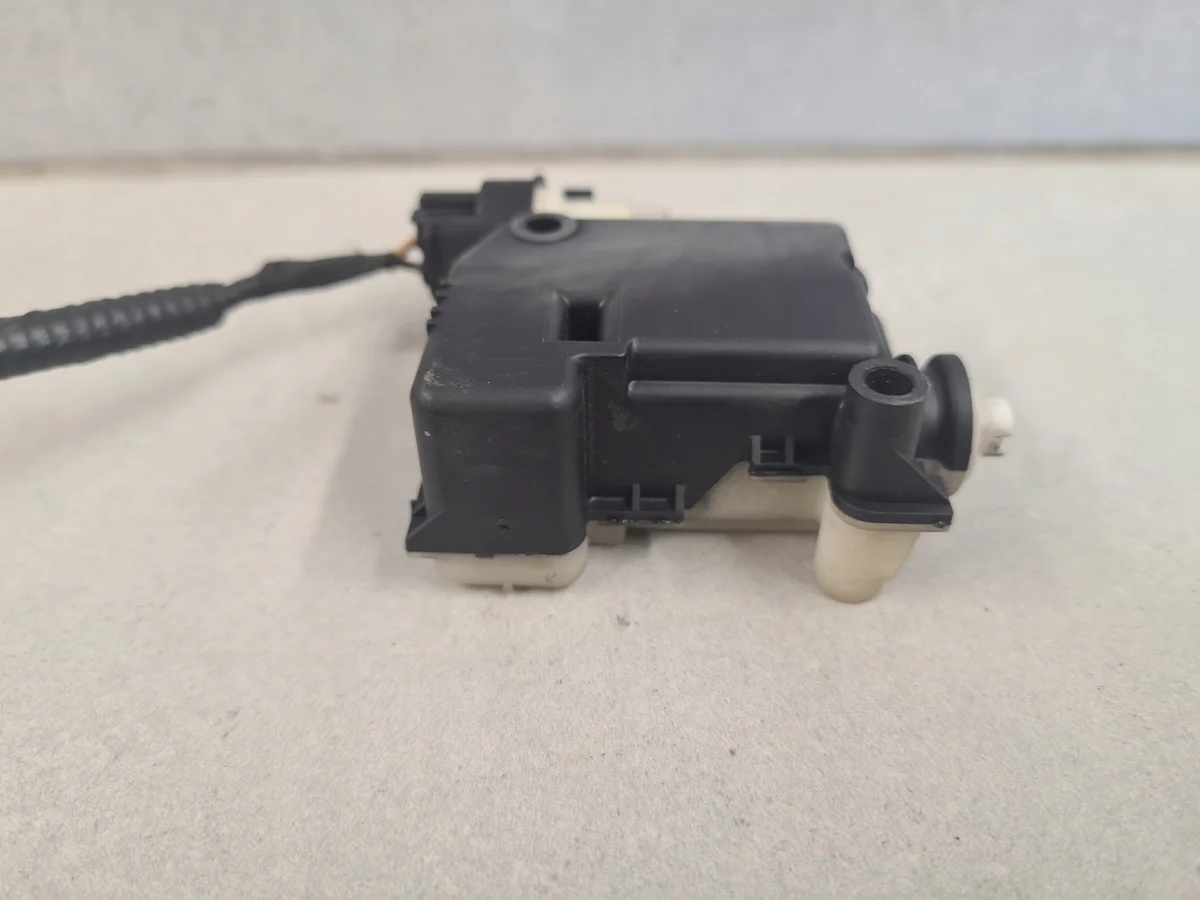 Klappe Kraftstofftankdeckel Stellmotor Opel Meriva II image 4
