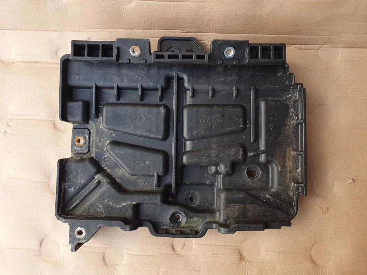 Batterifäste Hyundai i30 III 37150-G3000