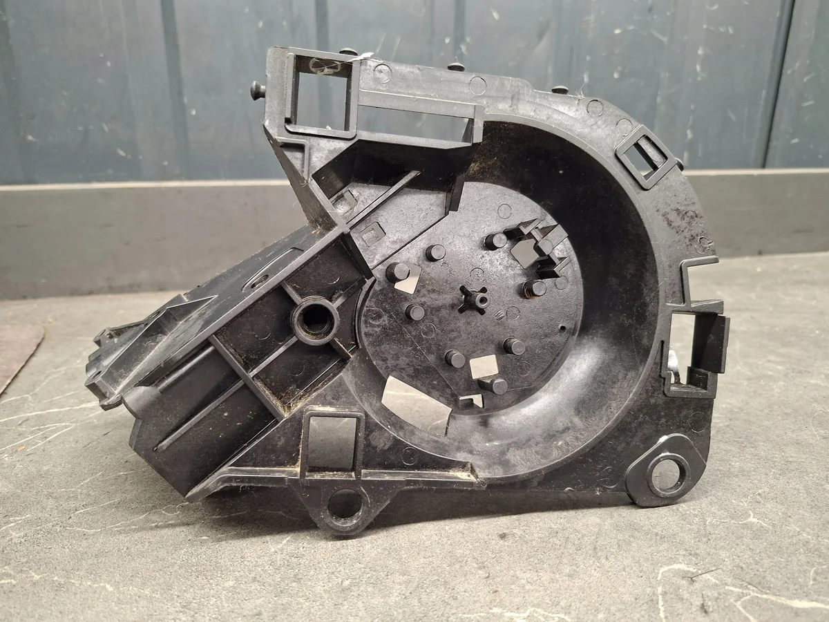 Halterung Spiegel Rechts Vorne VW T6 OE 565306-00