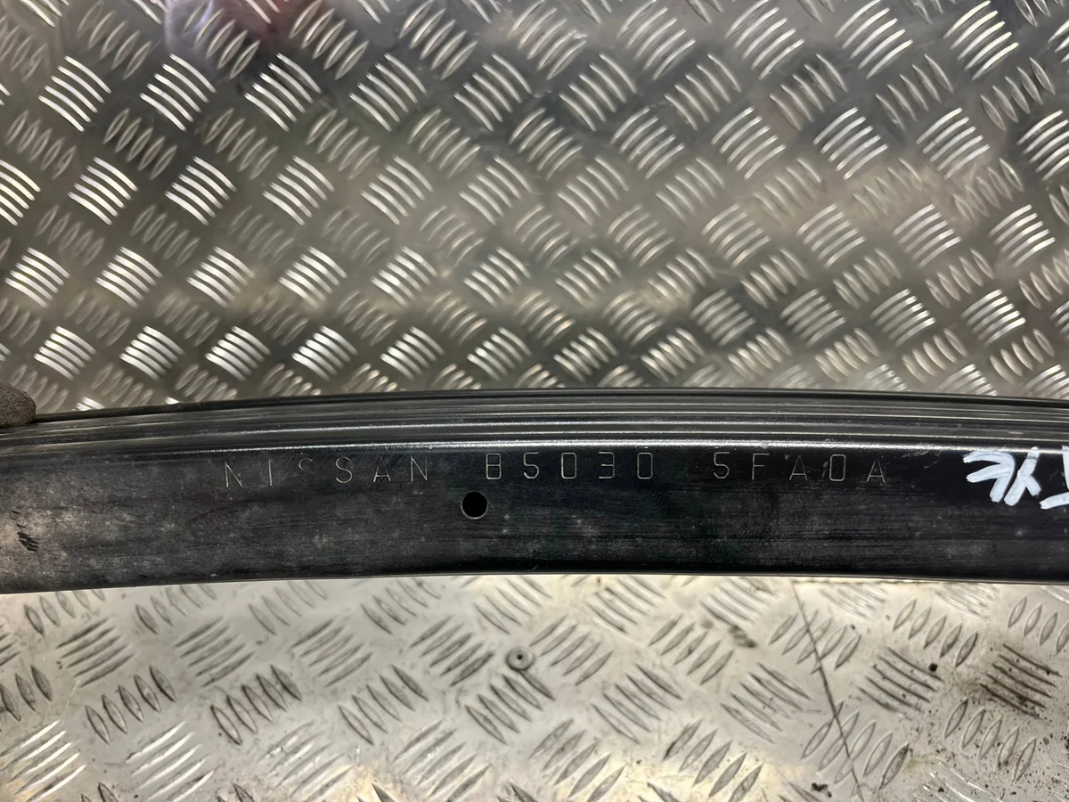 Viga parachoques trasero Nissan Micra K14 image 3