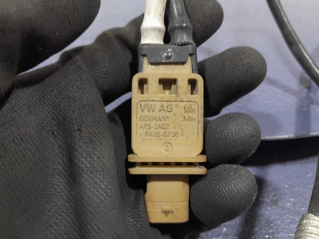 Sensor Temperatura Spalin VW Passat B8 2.0 TSI image 5