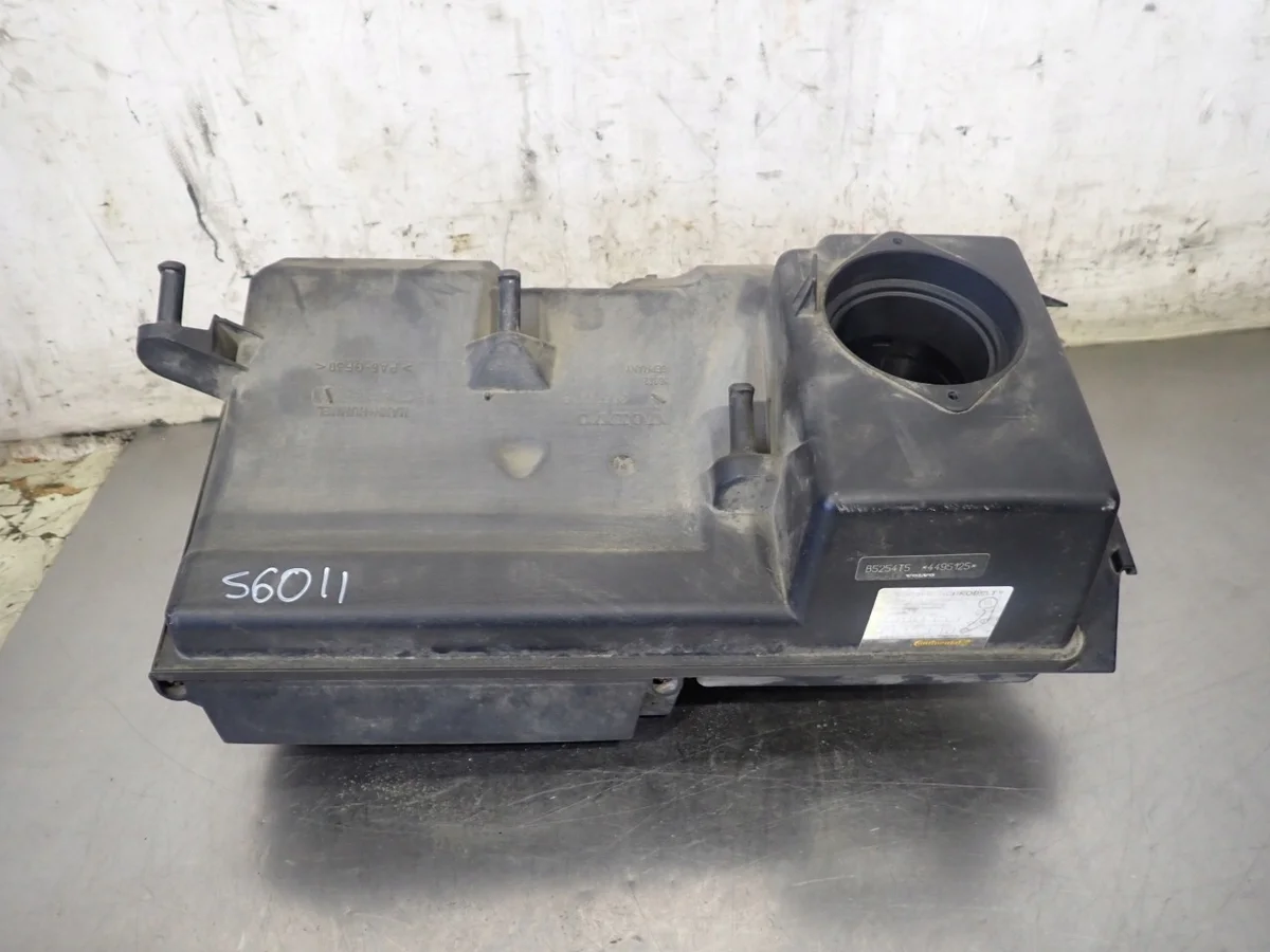 Volvo C70 II ilmansuodattimen kotelo 30677718