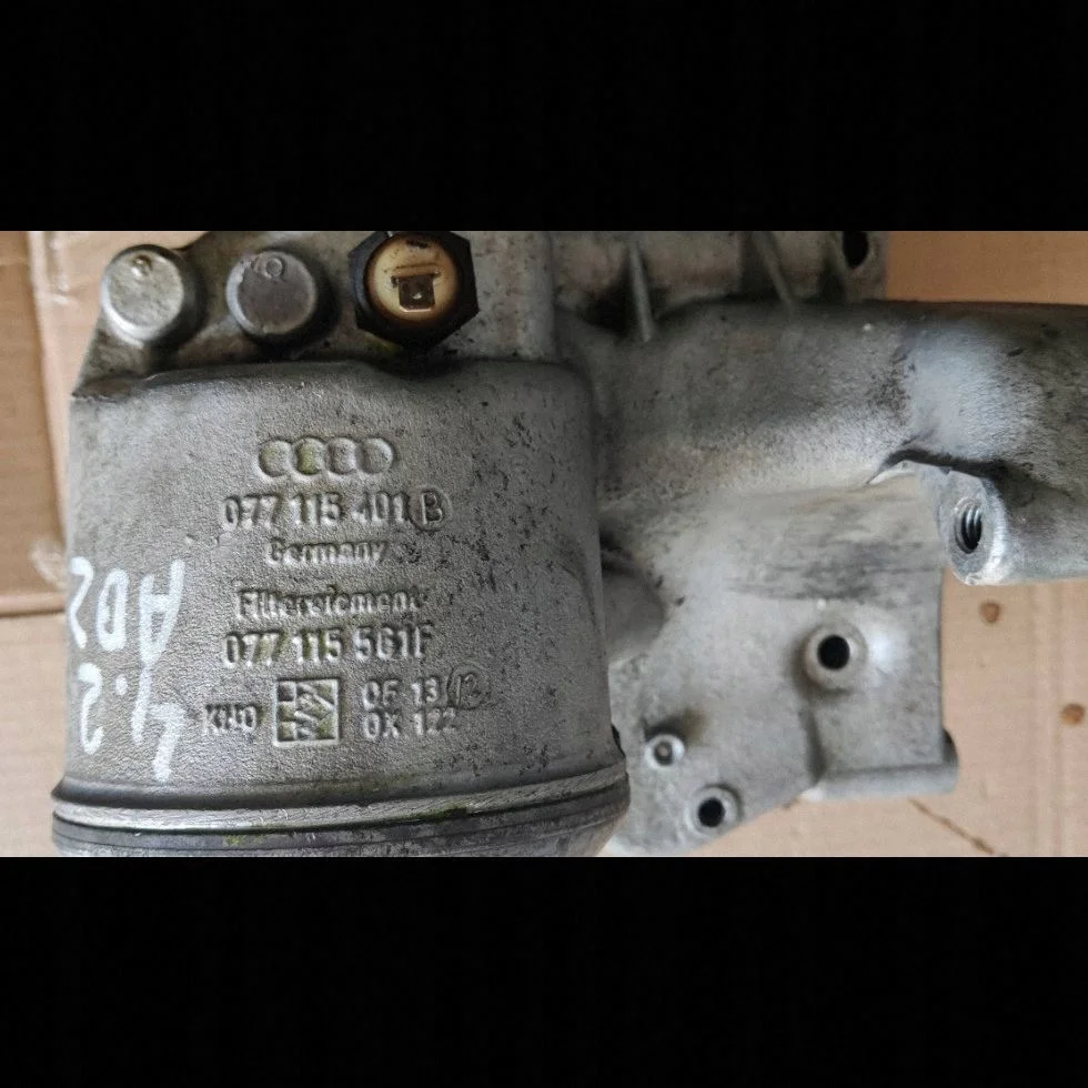 Support filtre à huile Audi A8 S8 D2 4.2 image 3