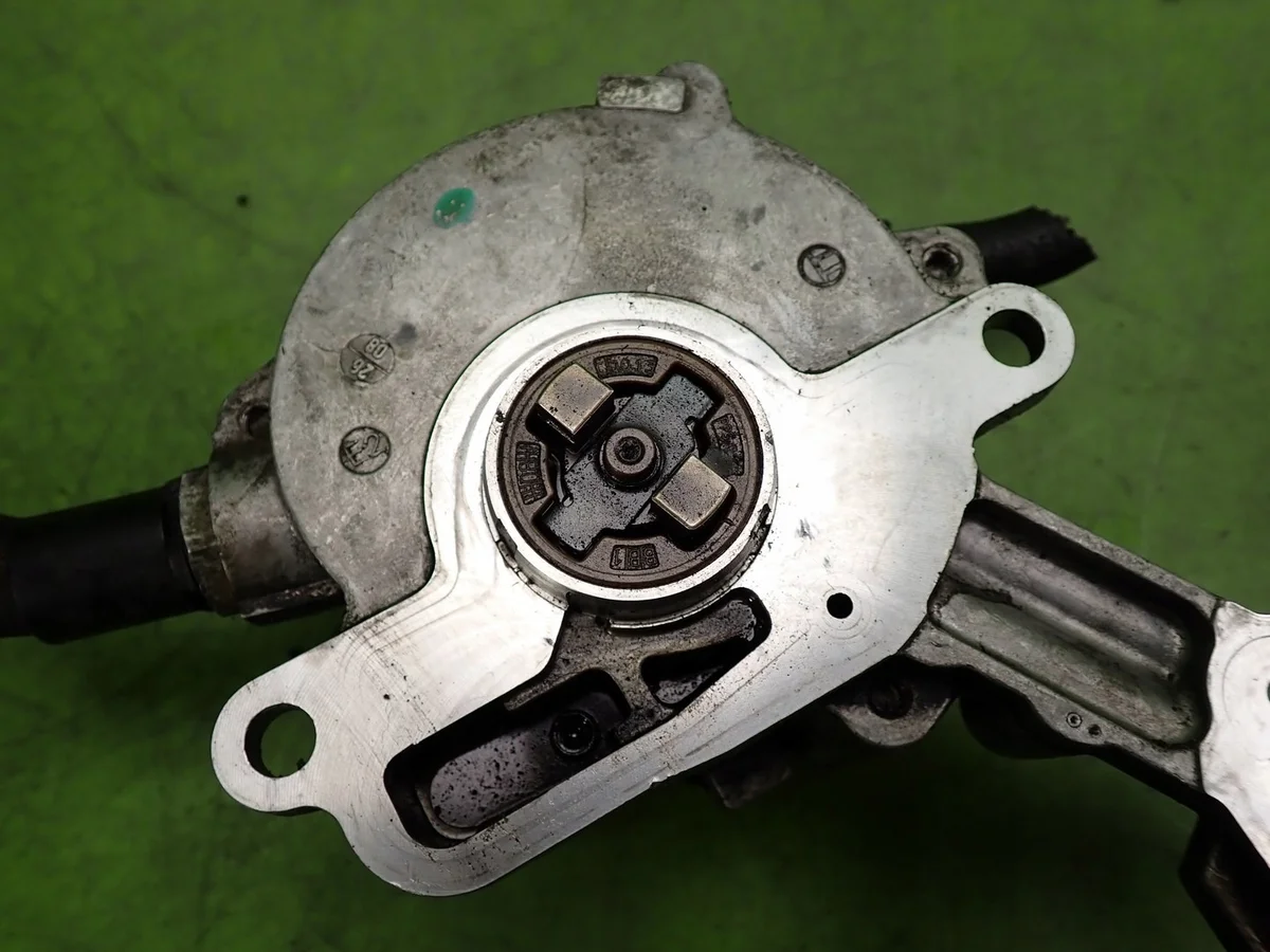 Pompe à vide 038145209M VW Passat B6 image 5