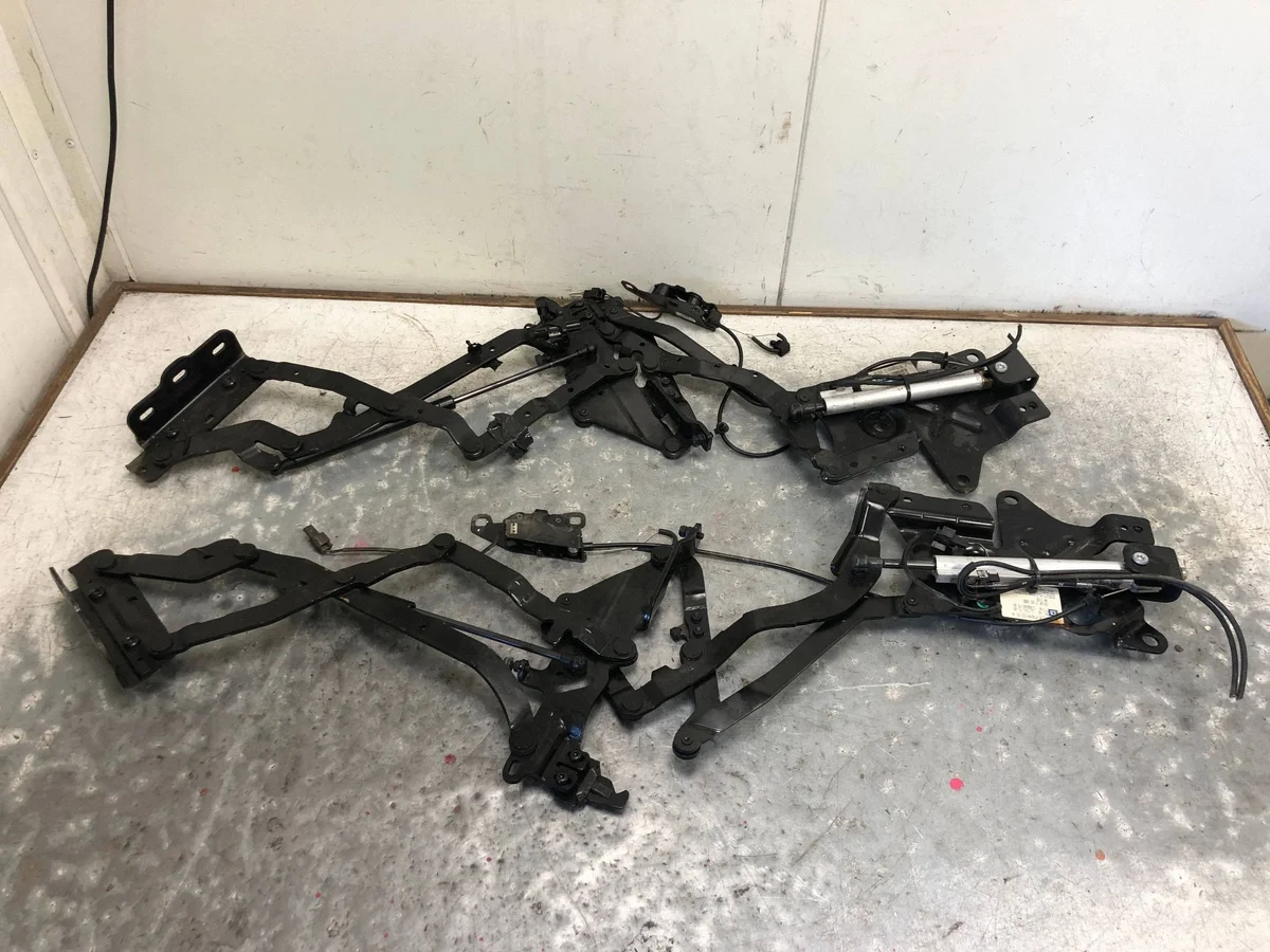 Dobradiças Porta-Malas Opel Astra H Cabrio Usado
