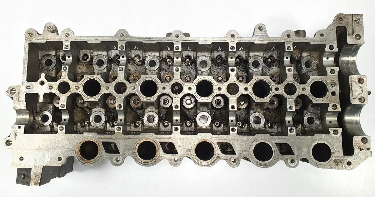 Cilinderkop Volvo 2.0D3/2.4D4/2.4D5 30777365