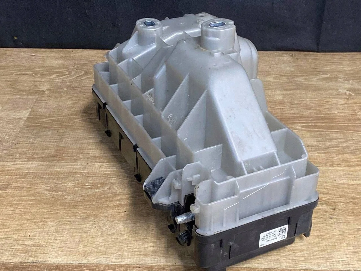 Zekeringkast Land Rover Range Rover L550 L551 image 3