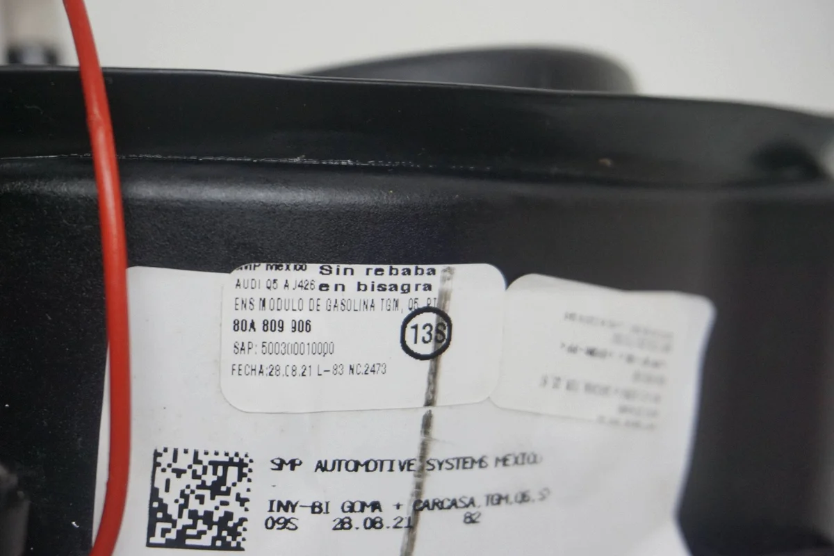 Audi Q5 trappe réservoir carburant 8W0010508P image 10