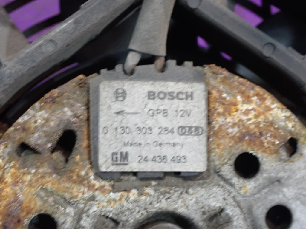 Ventilator Opel Omega B 2.5 150PK Gebruikt image 4