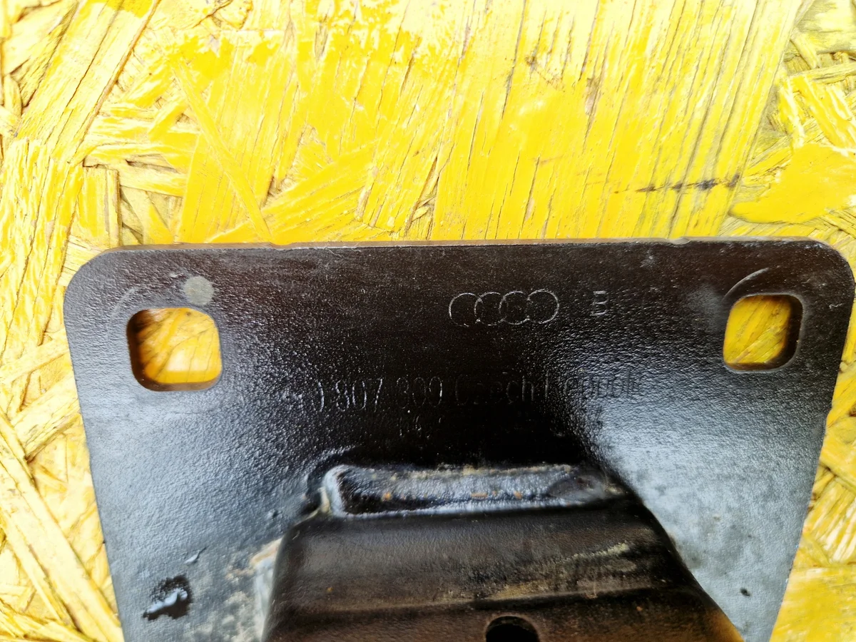 Audi A3 8Y Refuerzo Parachoques Trasero image 6