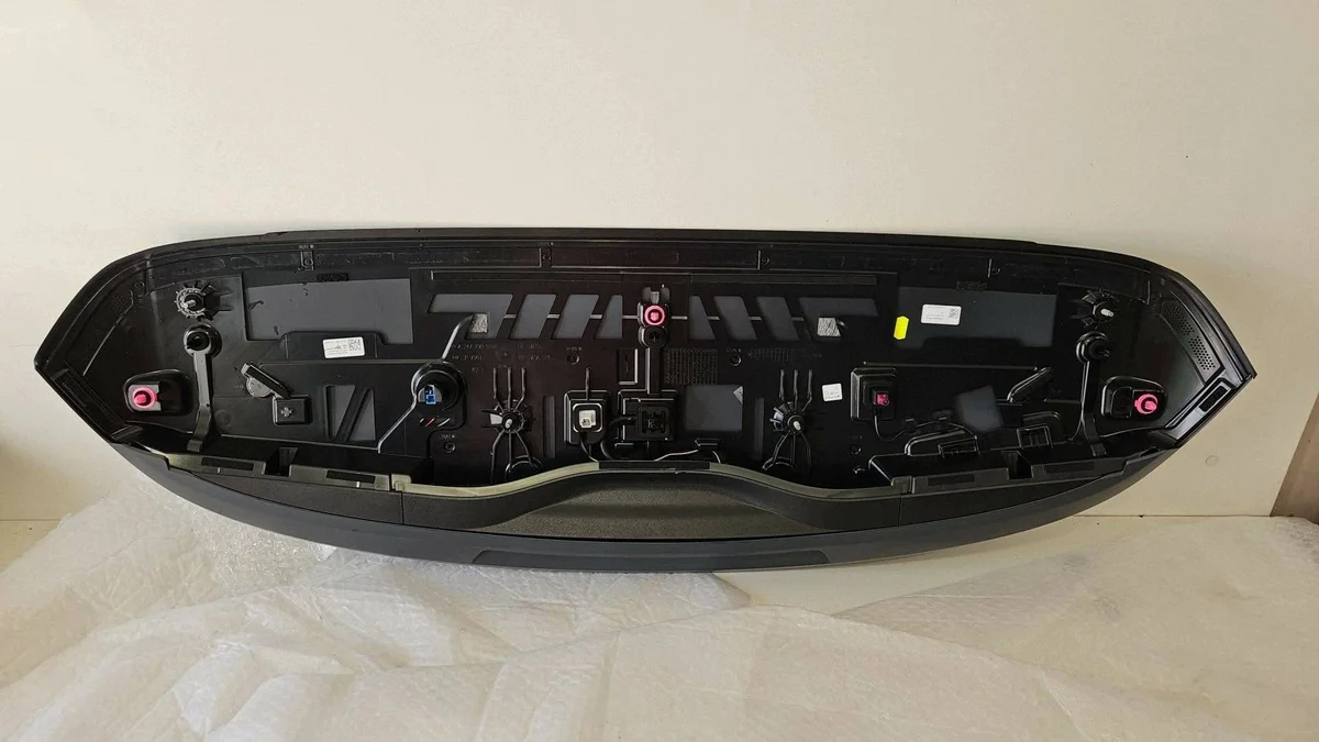 Spoiler baklucka Mercedes EQA A2477900100