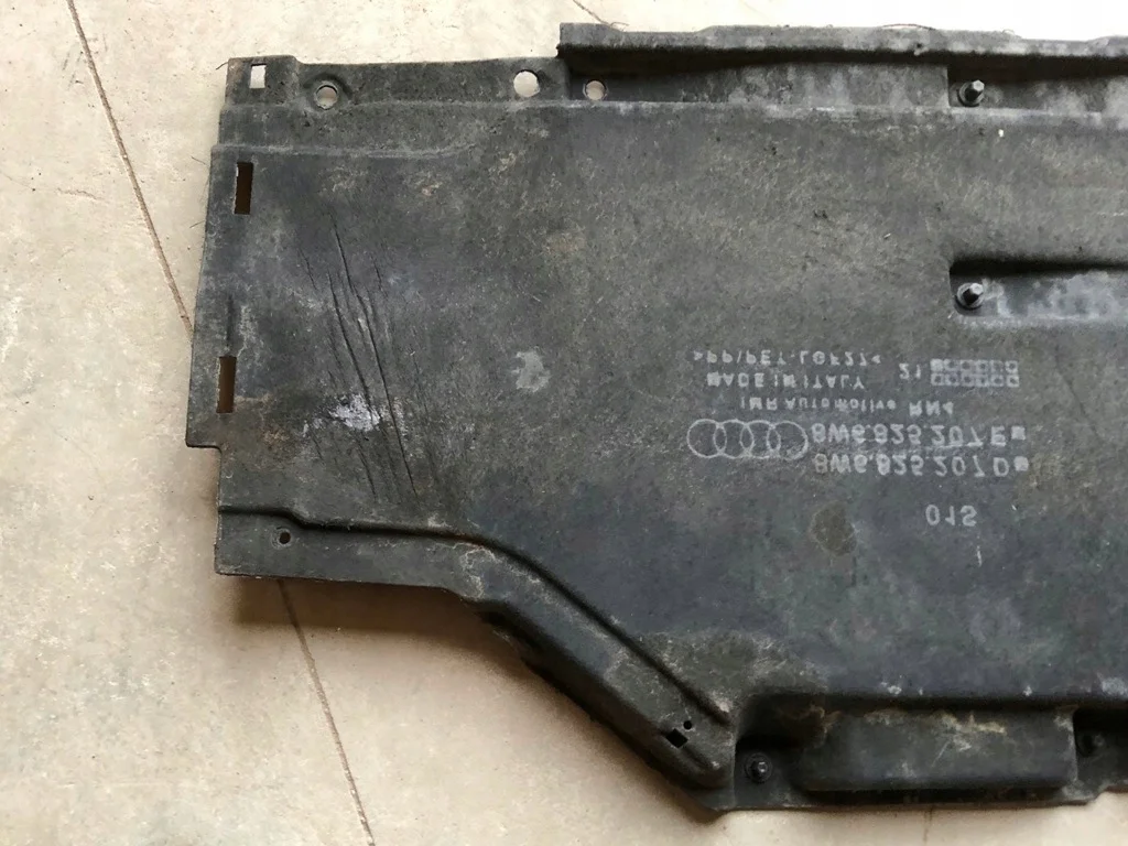 Audi A4 B9 LIFT Unterbodenschutz Links image 6