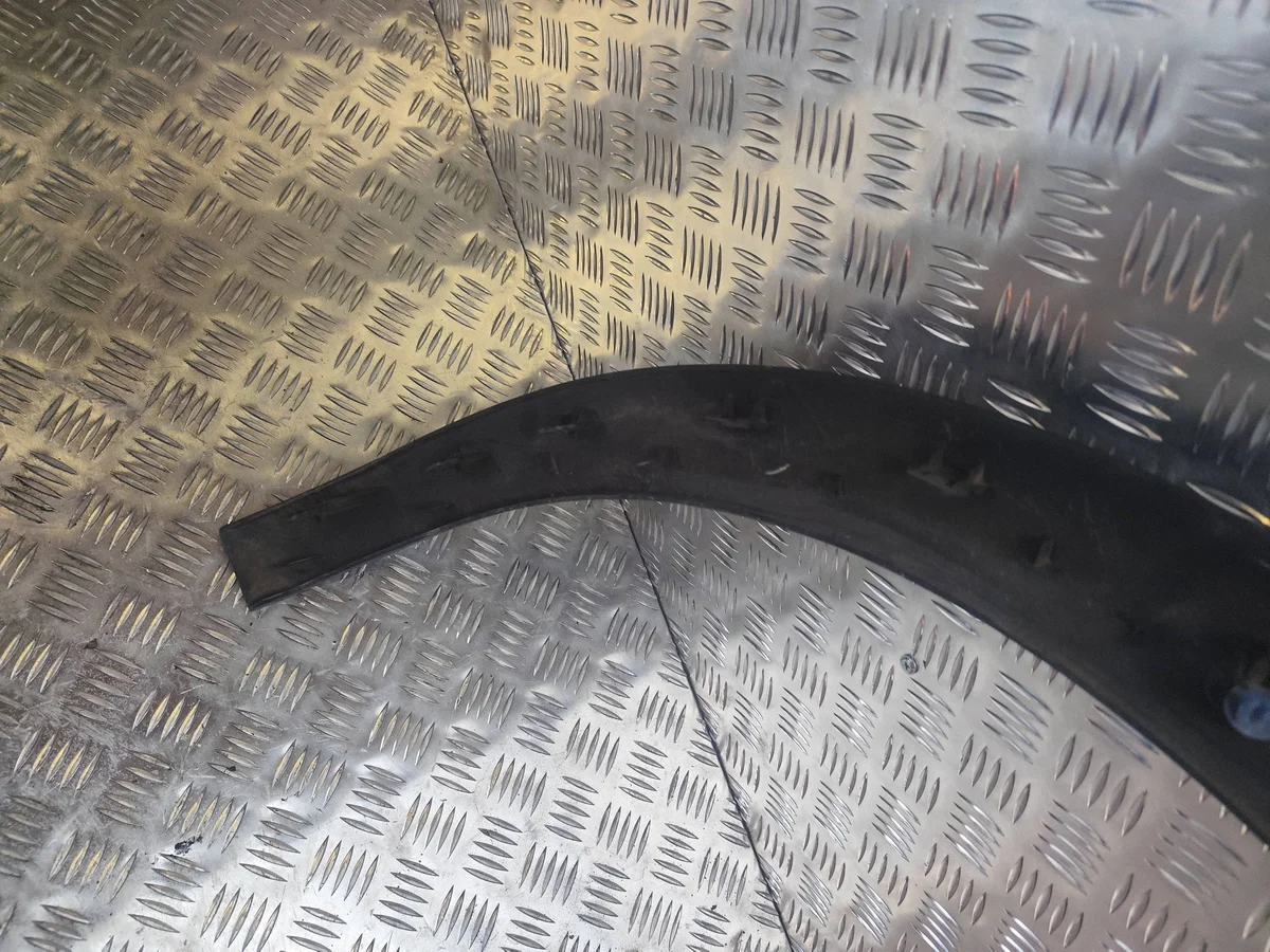 Peugeot 3008 II Radlaufverkleidung hinten 9825289077 image 3