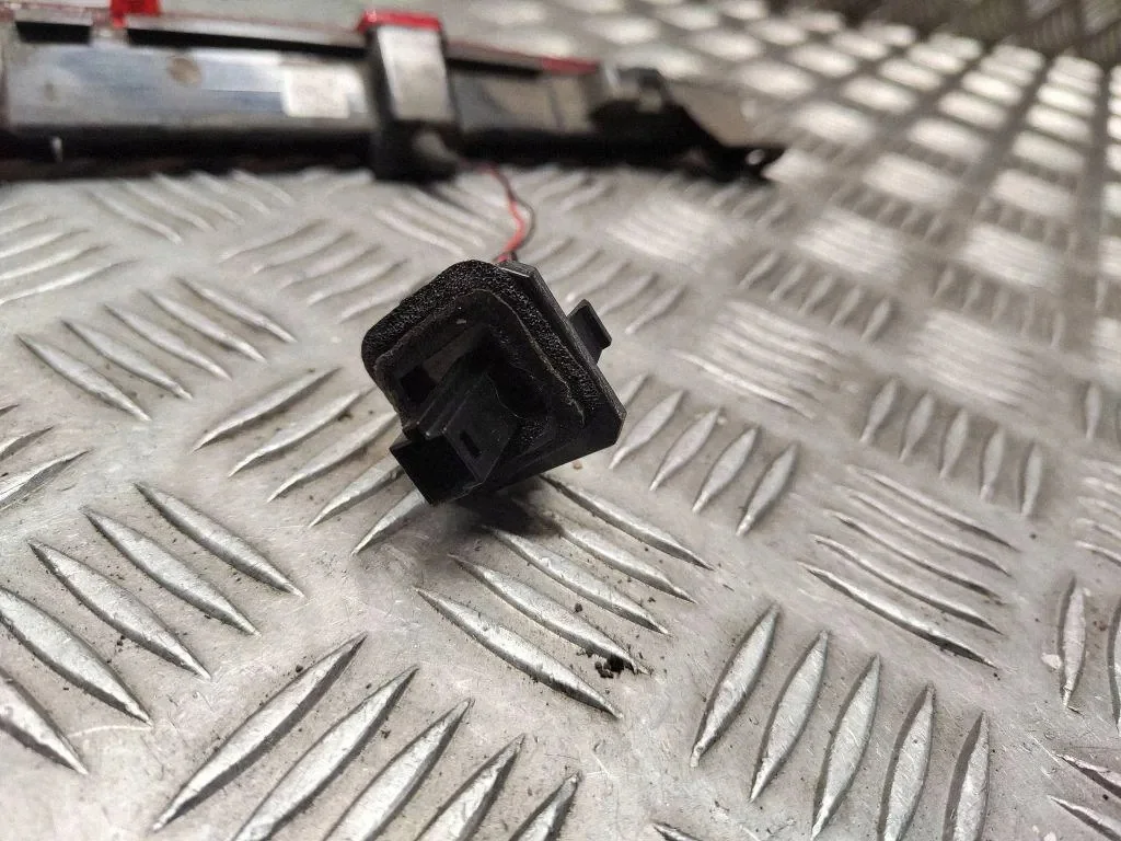 Mercedes GLA W156 Third Brake Light A1569060044 image 3