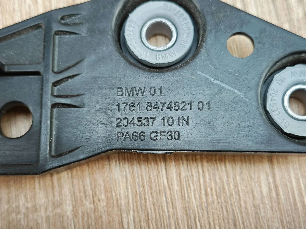 BMW 3.0D G01 G02 G06 G05 G07 Wasserpumpe Halter image 3