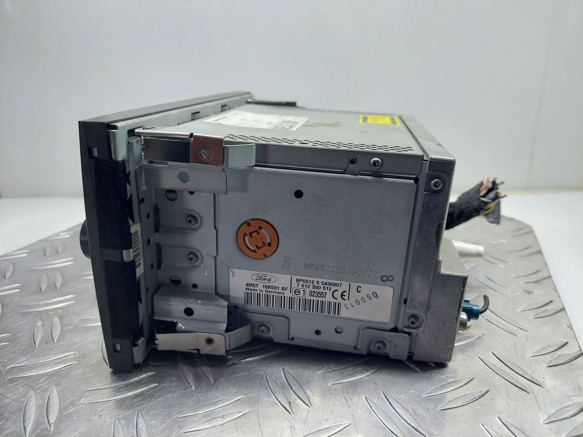 Radio CD Ford Focus MK2 Usado 4M5T-18K931-BF image 3