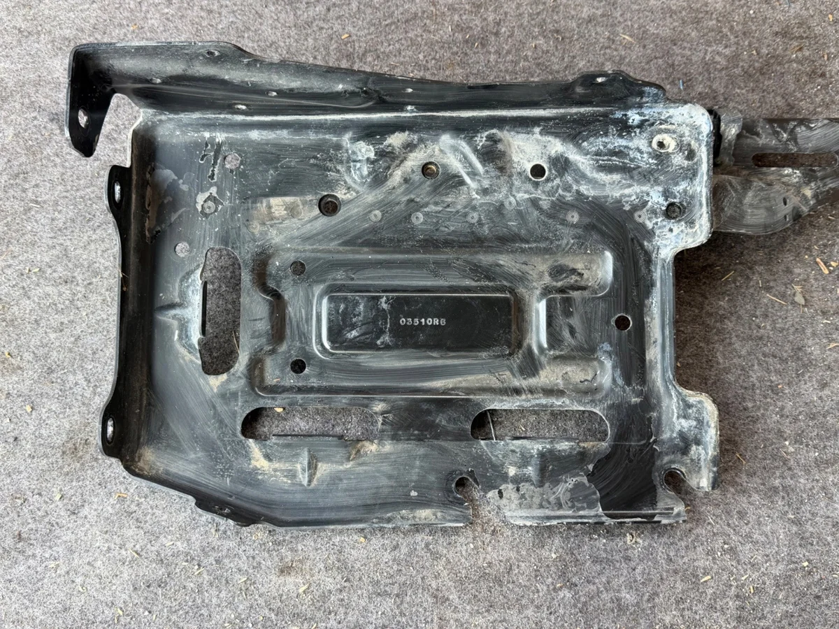 Chevrolet Silverado LT III Support Batterie 03510R6 image 3