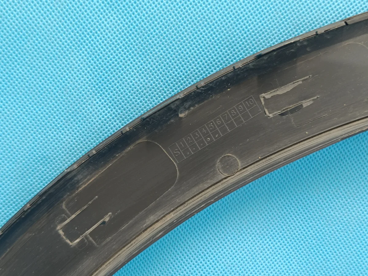 VW Tiguan 3 Radlaufleiste rechts vorne 571853718 image 9