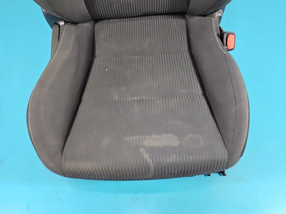 TOYOTA RAV4 IV 13-16 Oikea etuistuin image 3
