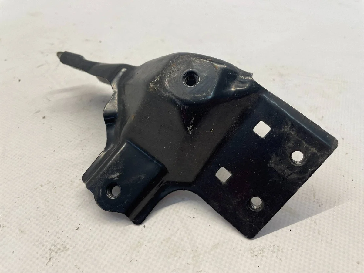 Halterung Kotflügel Vorne Links Toyota Prius+