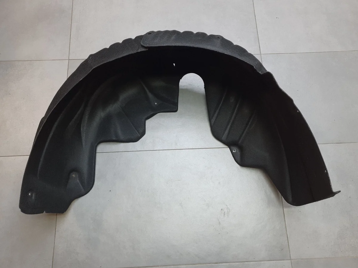 Audi A3 8Y Paso Rueda Izquierdo Trasero 8Y0810171A