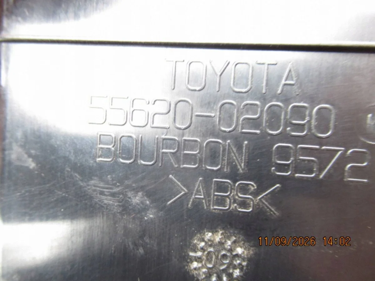 Toyota OE 55620-02090 Usado image 6