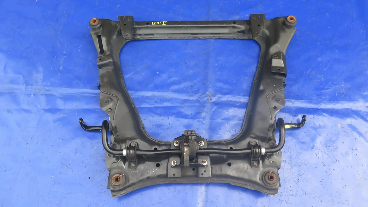 Viga Suspensão Nissan Leaf II Usada