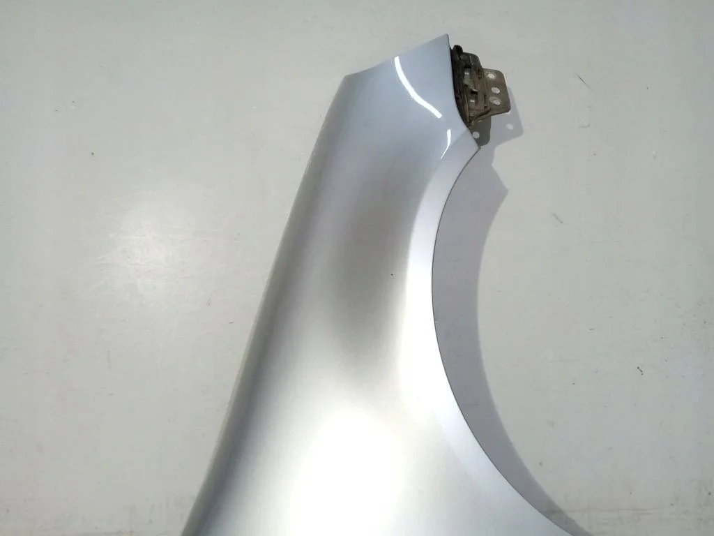 VW Golf V Front Right Fender Used LC9Z image 4