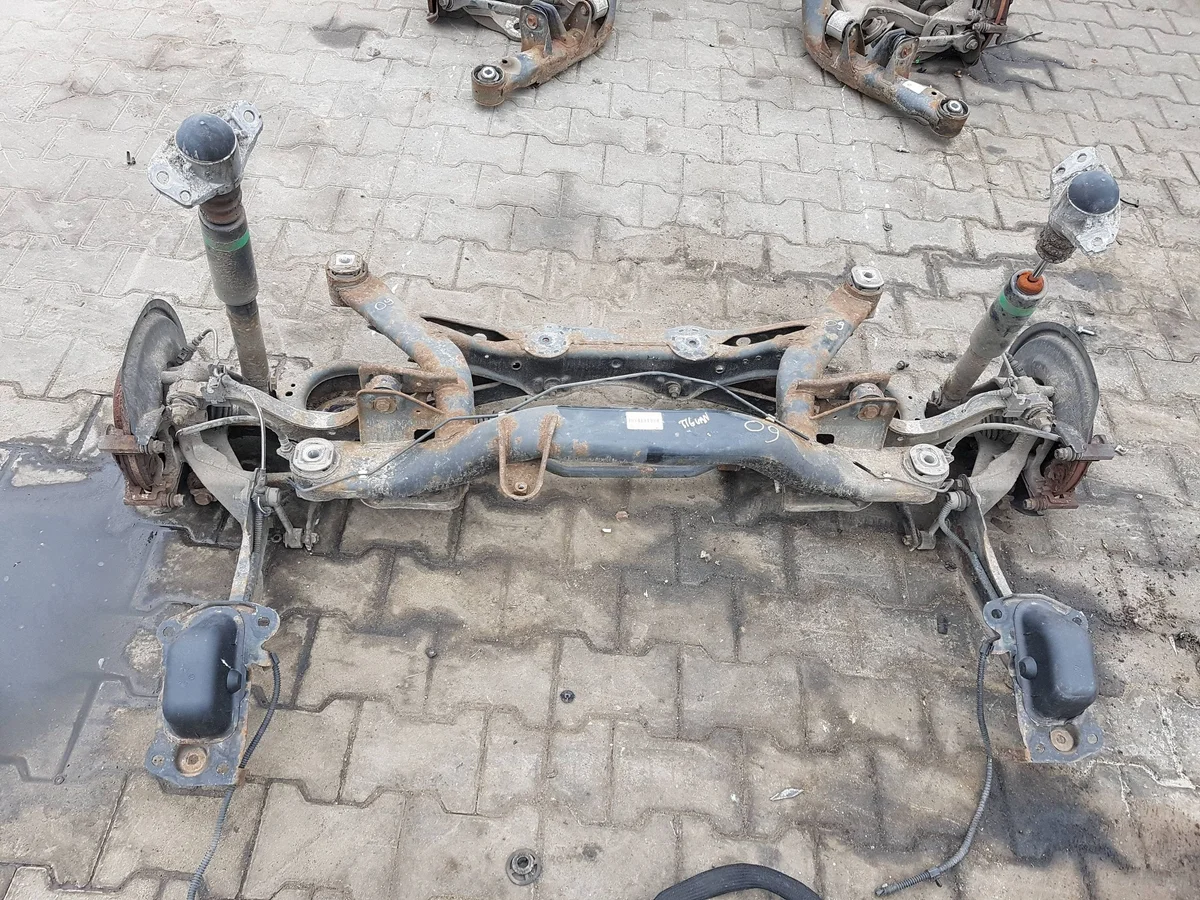 VW Tiguan 5N 06-15 4x4 Traversa Sospensione Posteriore