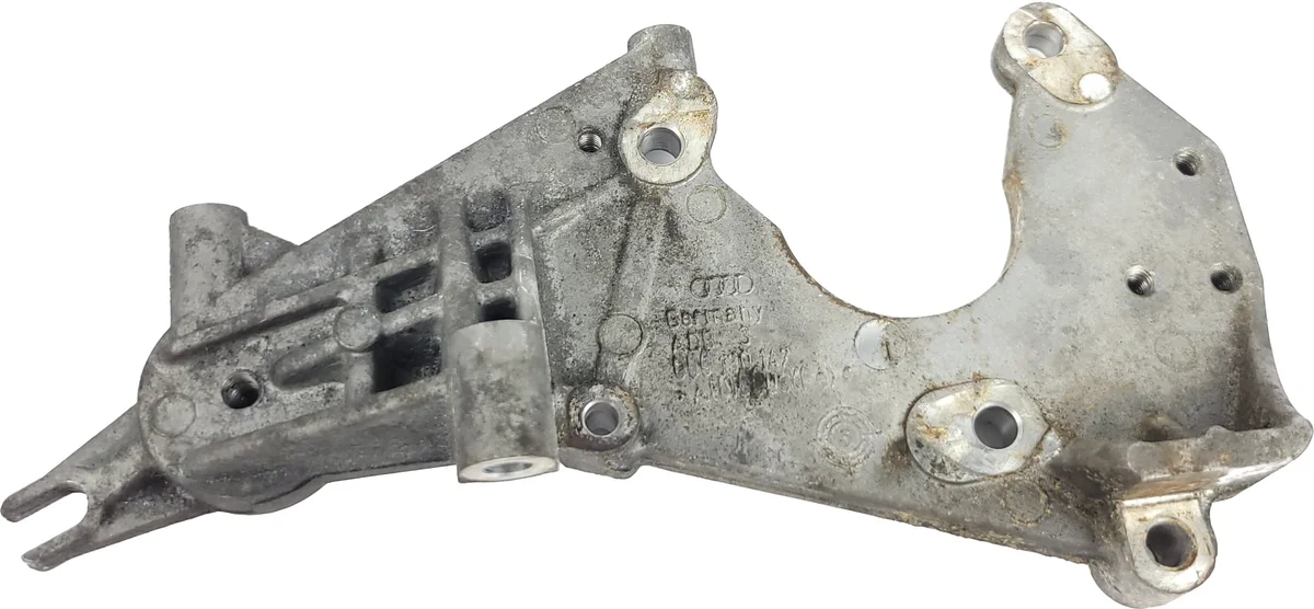 Audi A6 C6 Q7 3.0 TDI Halter Einspritzpumpe