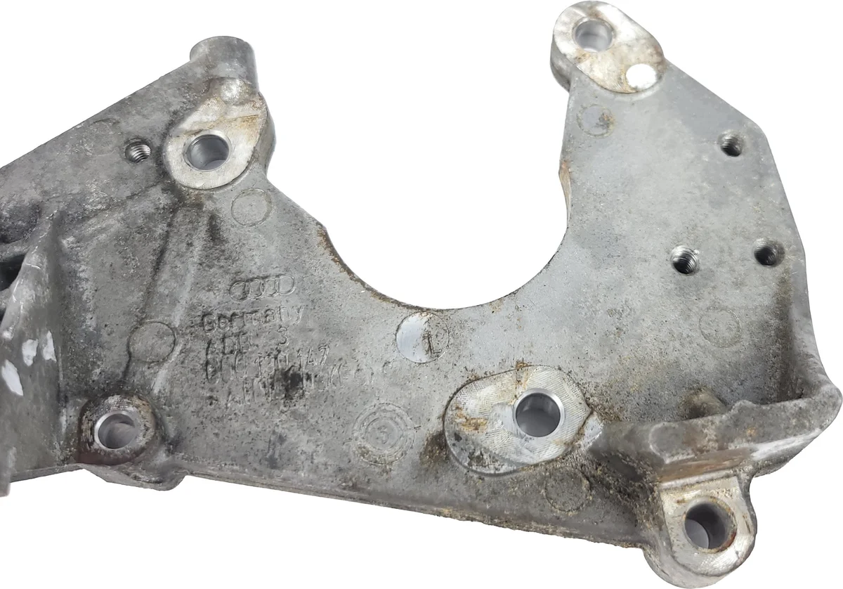 Audi A6 C6 Q7 3.0 TDI Halter Einspritzpumpe image 3