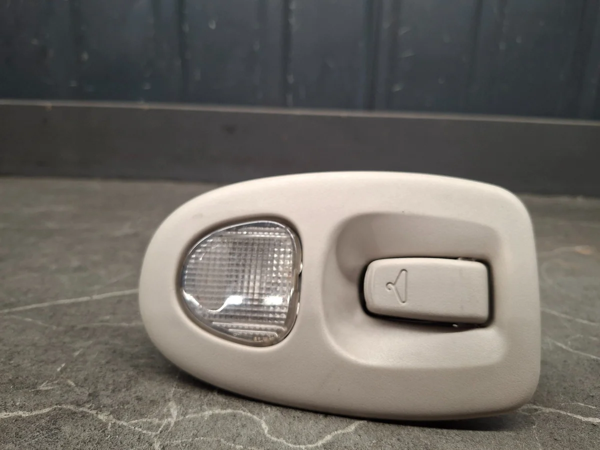 Lampe intérieure arrière Dodge Caravan IV tl827697 image 3