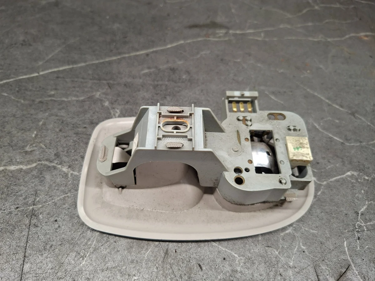 Lampe intérieure arrière Dodge Caravan IV tl827697 image 6