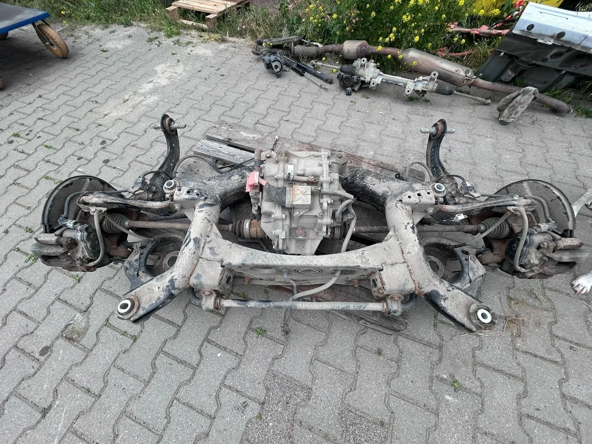 RAV4 V HYBRYDA Suspensión Trasera OYT32805