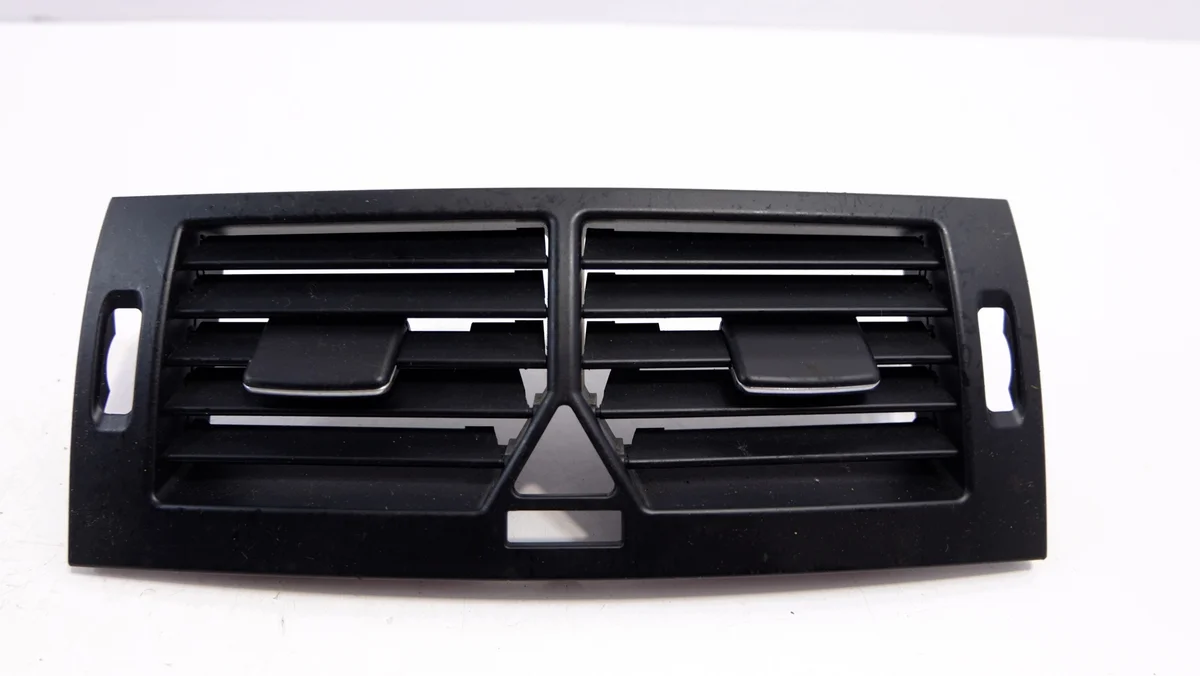 Grille de ventilation Mercedes W169 occasion image 3