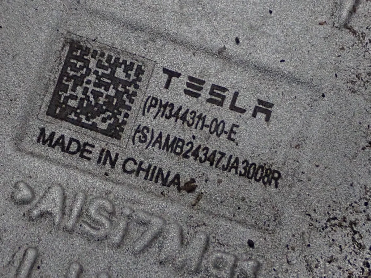 Tesla Model 3 Ohjausakseli Käytetty image 7