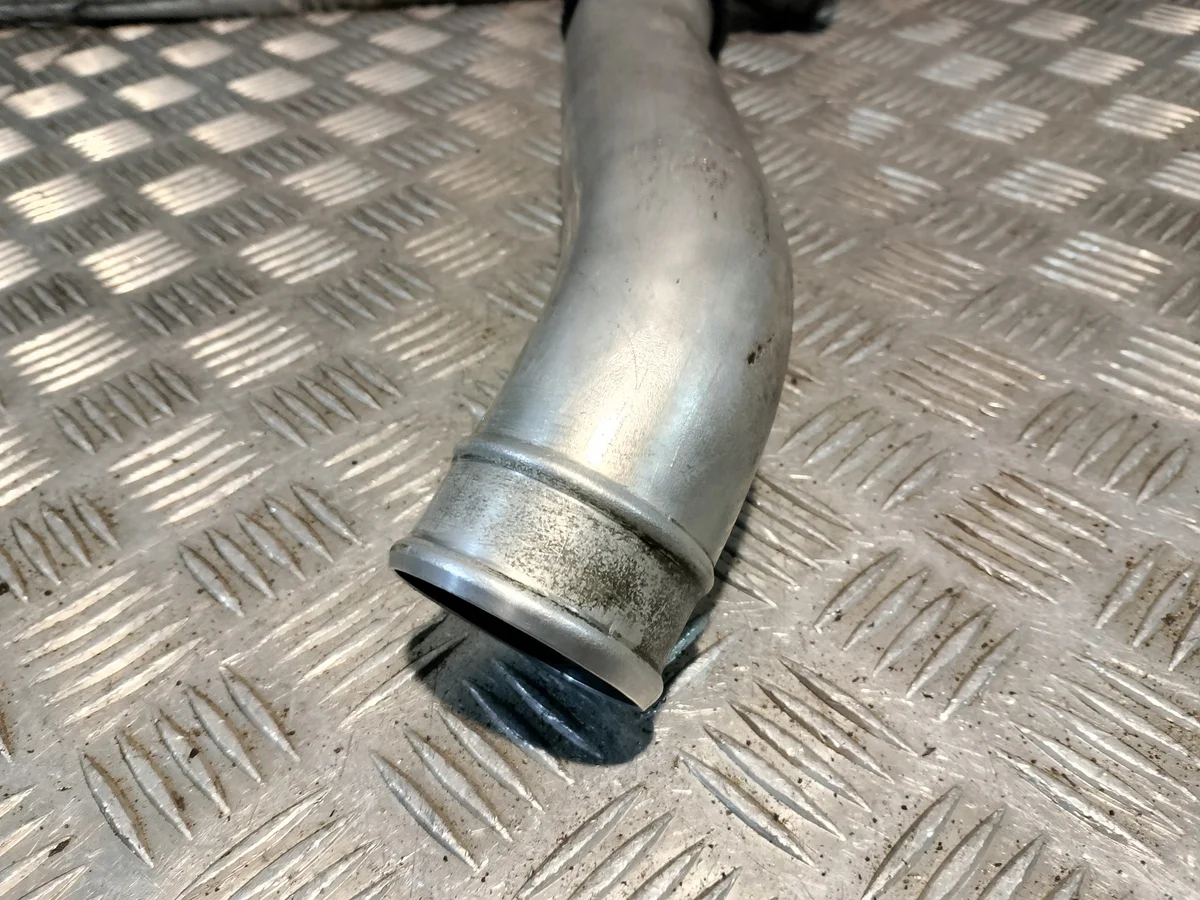 Intercooler-putki BMW E39 3.0 D Käytetty image 5