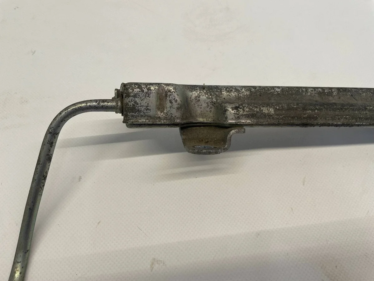 Kraftstoff-Einspritzleiste Toyota Auris Prius image 3
