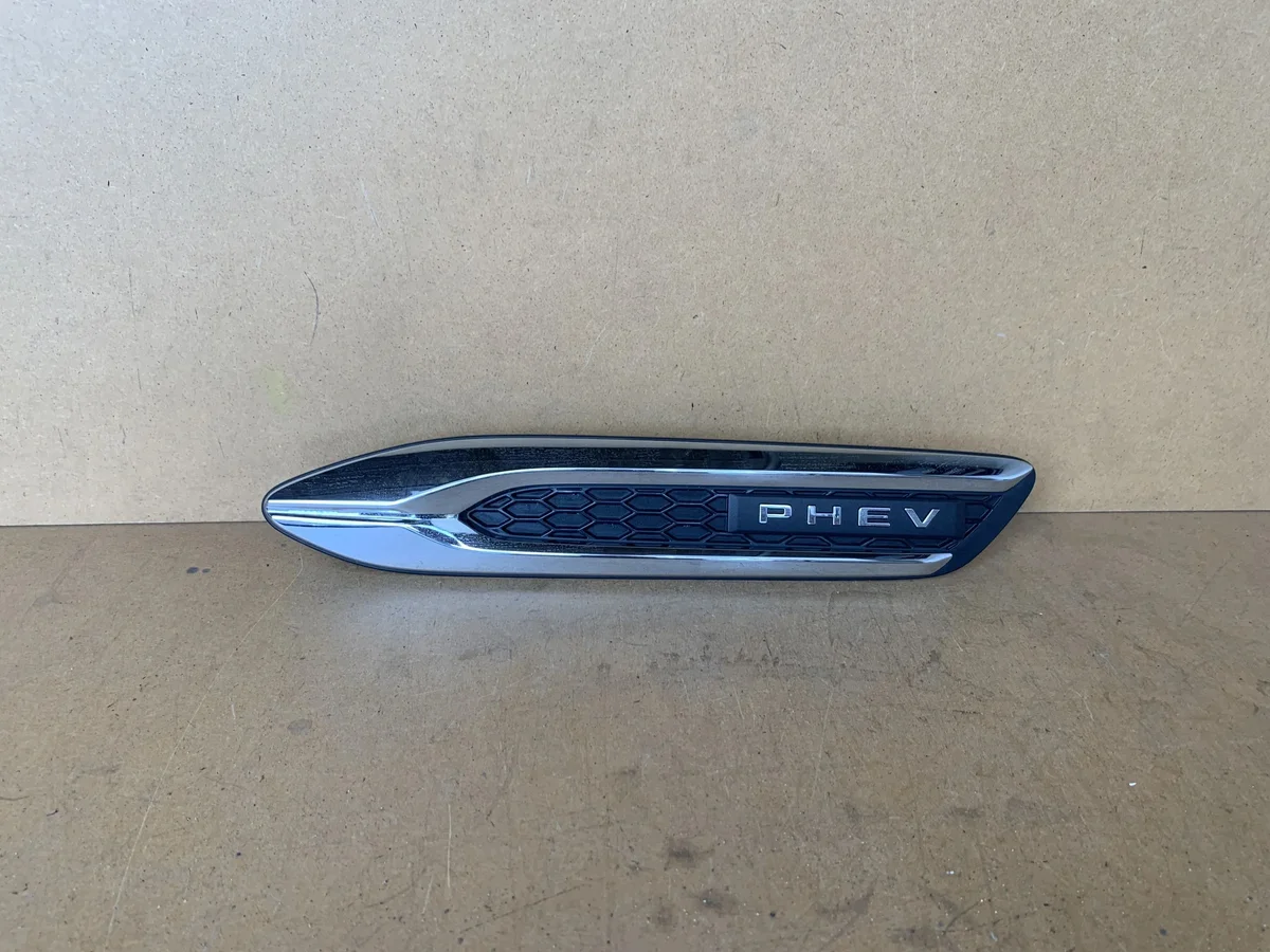Mazda CX-60 22- Emblem Vänster Framskärm KR9P-50-8F0A