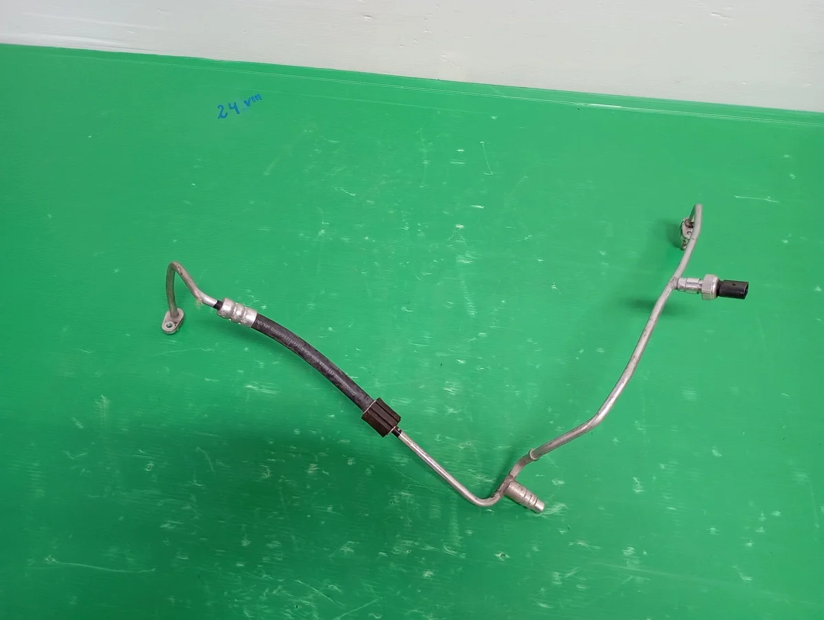 VW Passat B8 AC Hose 5Q0816741B image 5