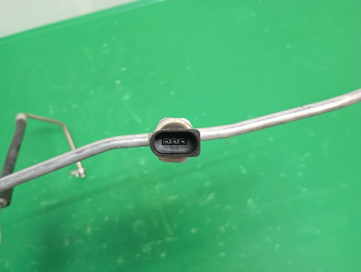 VW Passat B8 AC Hose 5Q0816741B image 7