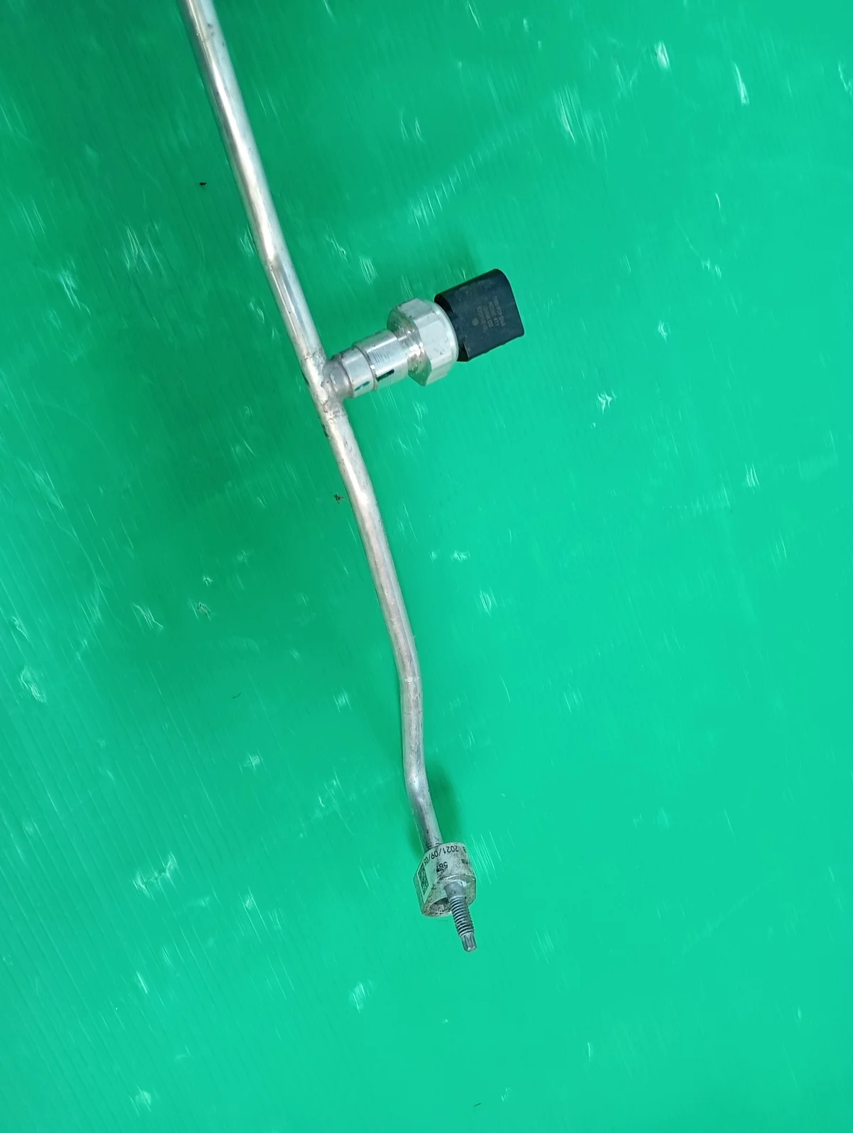 VW Passat B8 AC Hose 5Q0816741B image 9