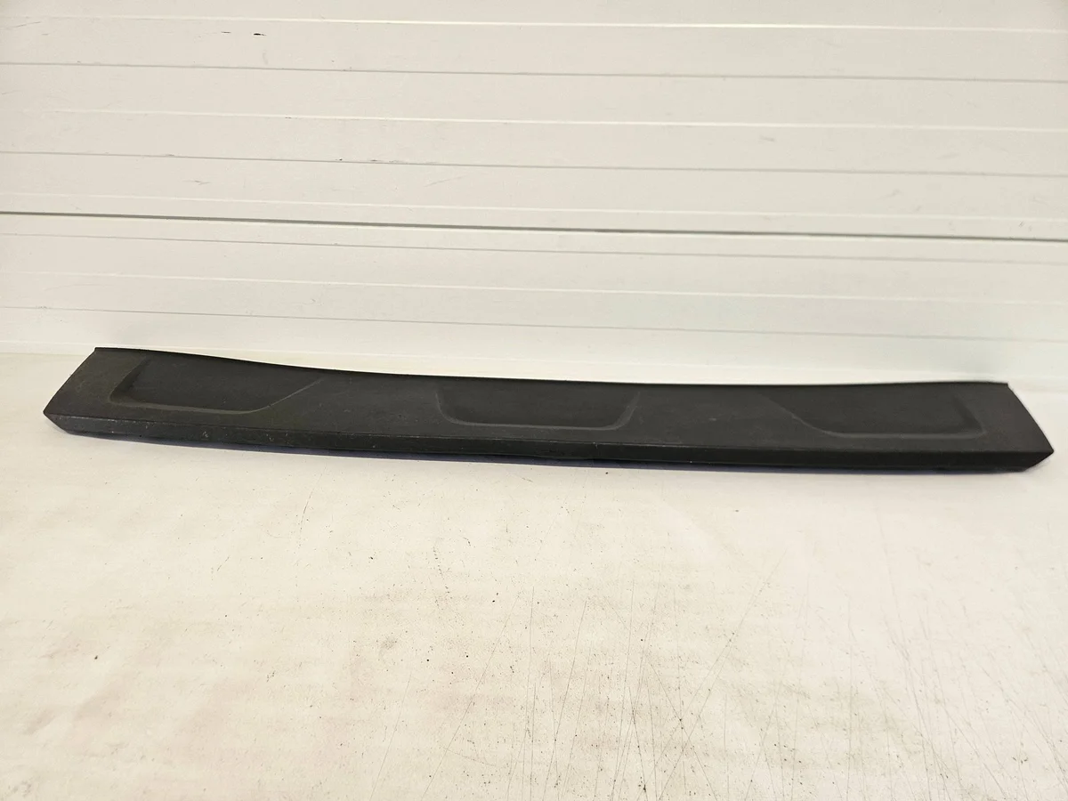 Audi Q8 Spoiler Diffusor 4M8807733 image 3