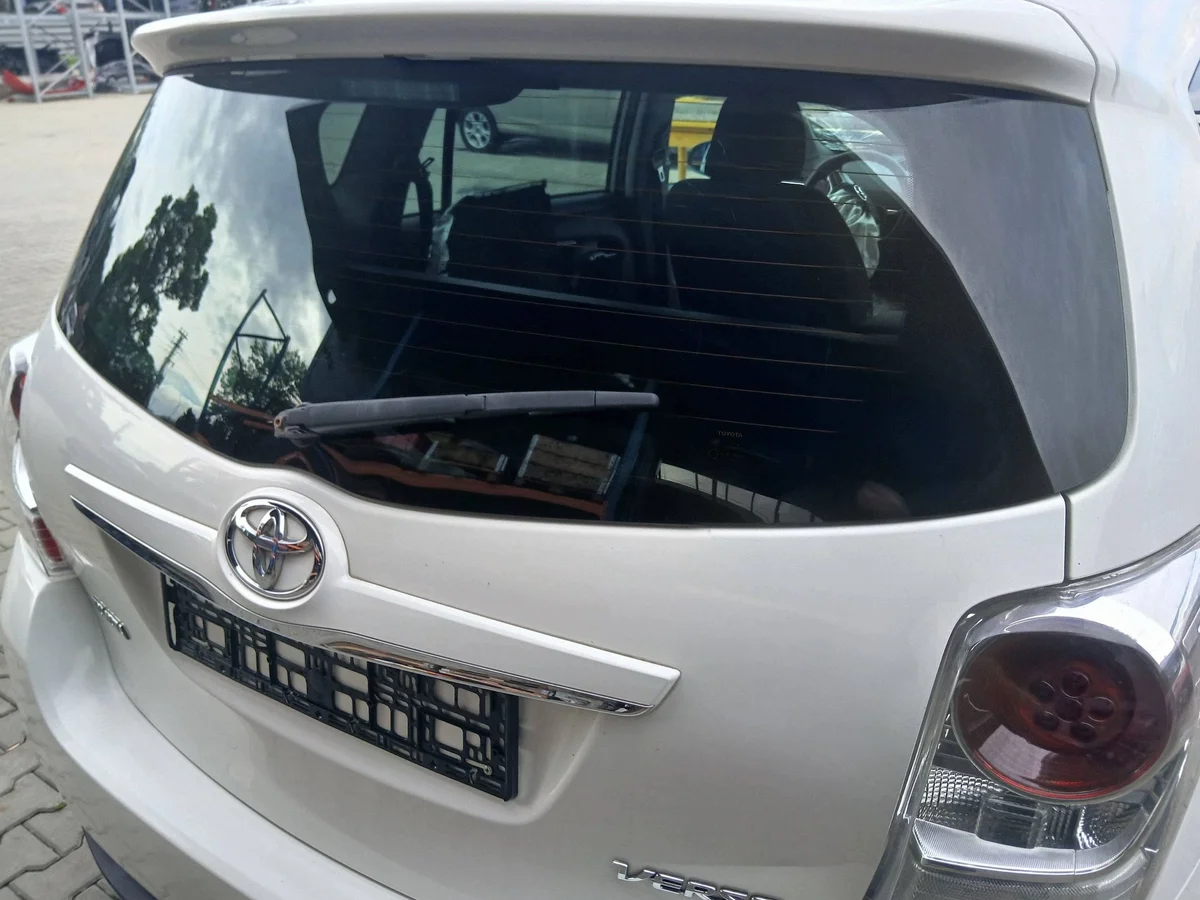 Toyota Verso Heckklappe Kofferraum Tür Hinten image 7
