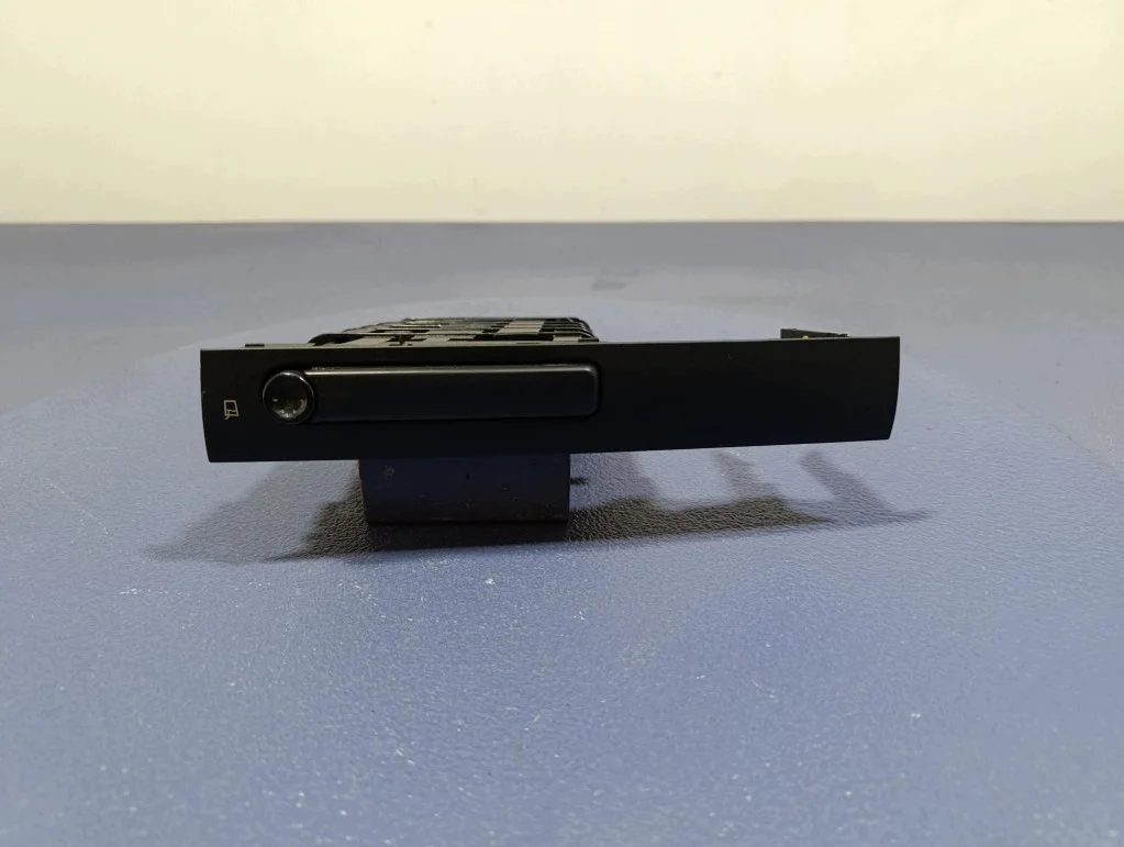 SAAB 9-3 II 02- Becherhalterhalterung 12767889