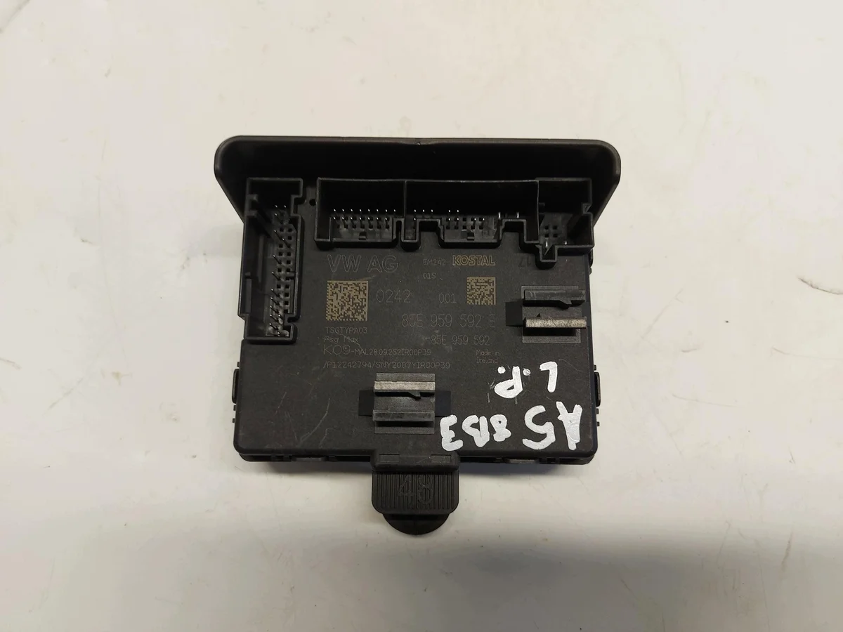 Audi A5 8B3 Avant Ovi Moduuli 85E959592E