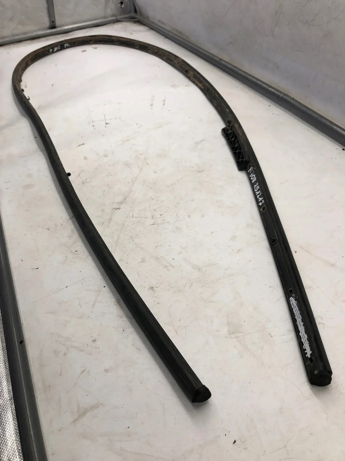 Vedação Capô Peugeot 308 III Usada OE 9835340380