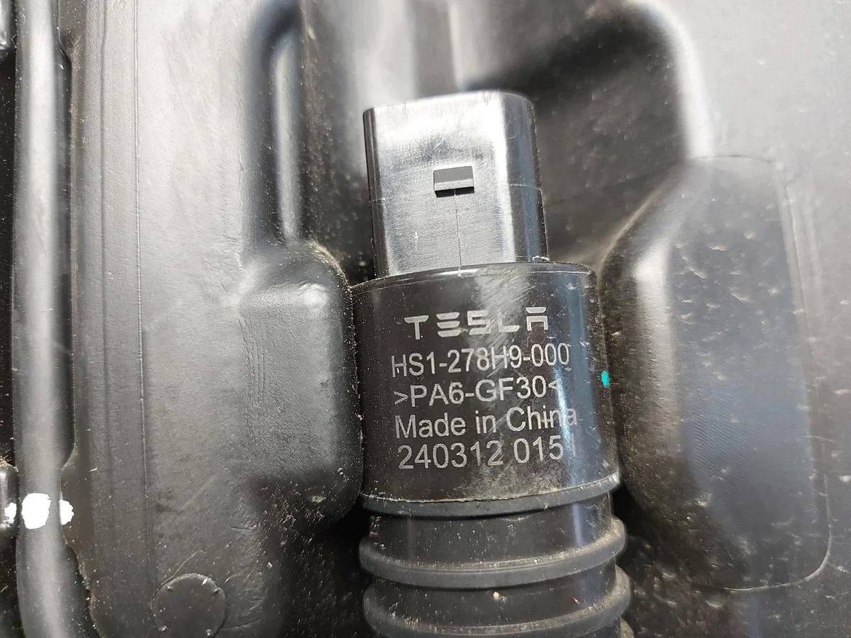 Tesla Model Y 2024 pesunestesäiliö image 4
