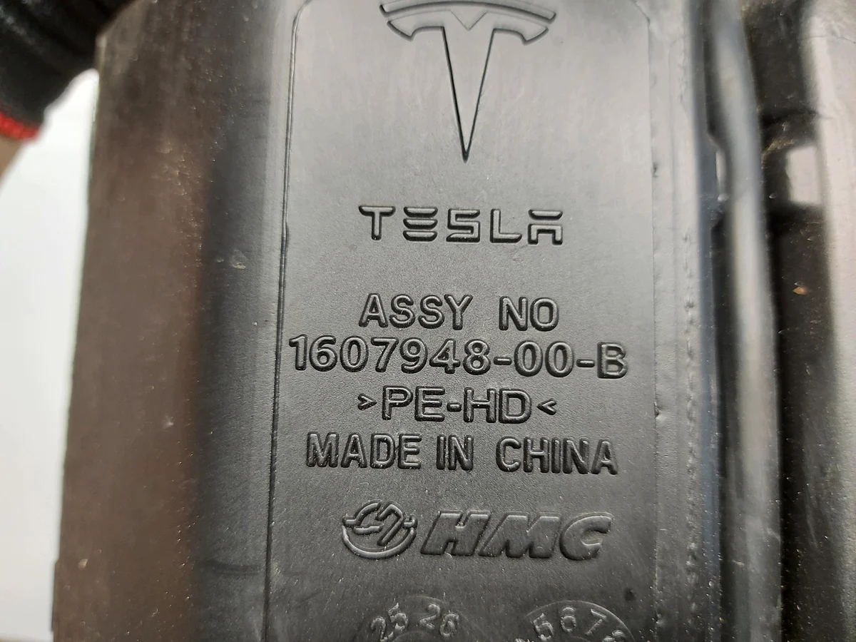 Tesla Model Y 2024 pesunestesäiliö image 5