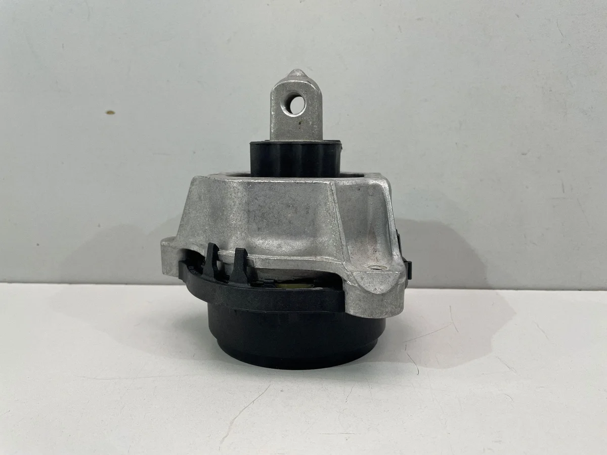 BMW Z4 G29 Motorfäste Höger 6860466